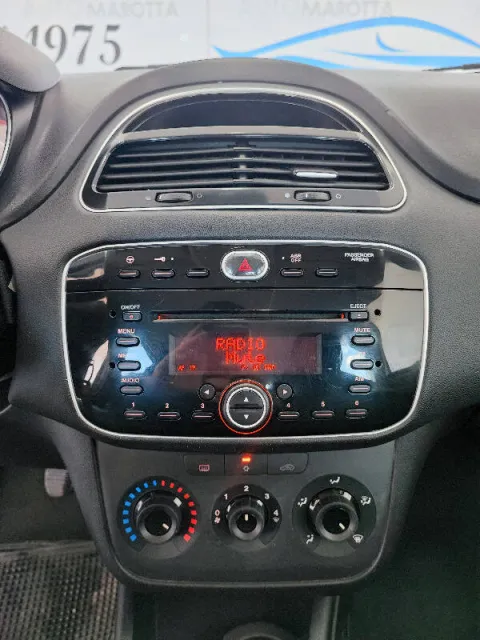 Fiat Punto 5p 1.3 mjt II 16v Lounge 75cv E5+ - Immagine 12