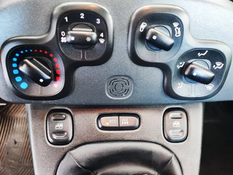Fiat Panda 0.9 t.air t. 4x4 s&s 85cv my19 - Immagine 15