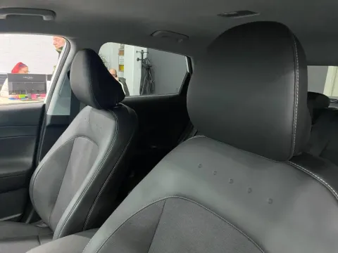 Hyundai Kona 64 kWh EV Exclusive - Immagine 7