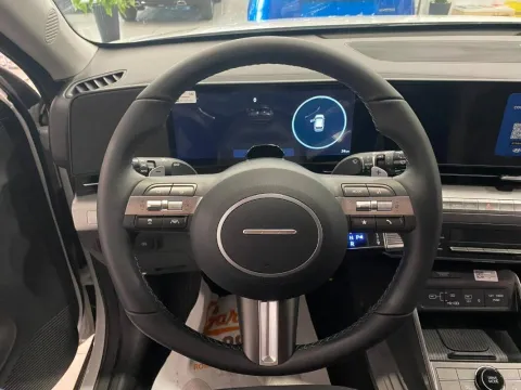 Hyundai Kona 64 kWh EV Exclusive - Immagine 11