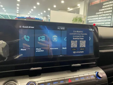 Hyundai Kona 64 kWh EV Exclusive - Immagine 13