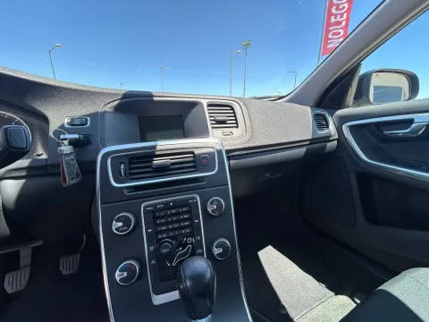 Volvo S60 1.6 d2 (drive) Kinetic - Immagine 16