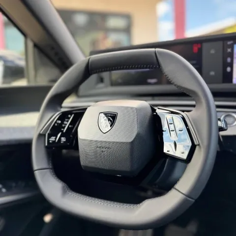 Peugeot 3008 1.2 hybrid Allure 145cv e-dcs6 - Immagine 11