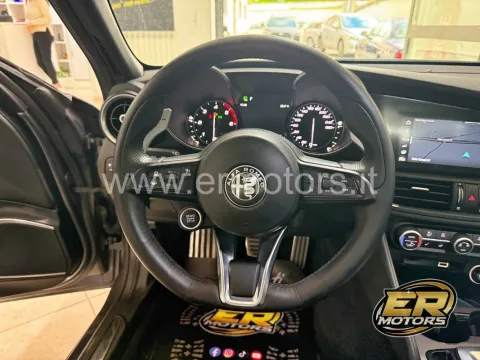 Alfa Romeo Giulia 2.2 t Veloce Q4 210 cv auto - Immagine 17