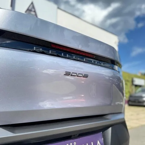 Peugeot 3008 1.2 hybrid Allure 145cv e-dcs6 - Immagine 16