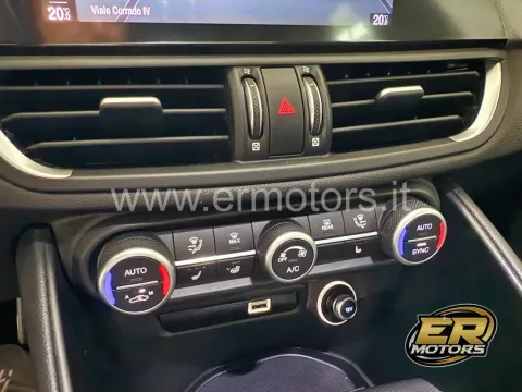 Alfa Romeo Giulia 2.2 t Veloce Q4 210 cv auto - Immagine 20