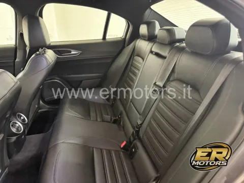 Alfa Romeo Giulia 2.2 t Veloce Q4 210 cv auto - Immagine 25