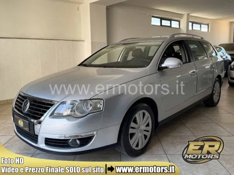Volkswagen Passat Variant 2.0 tdi Highline dpf - Immagine 1