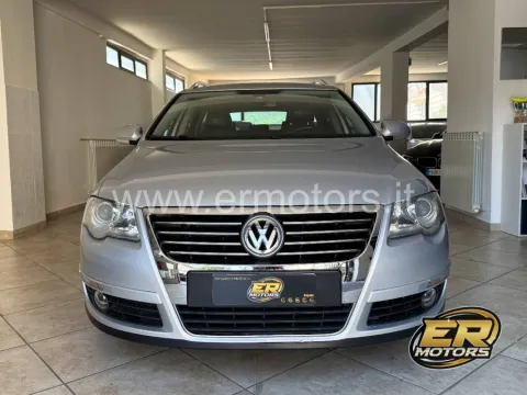 Volkswagen Passat Variant 2.0 tdi Highline dpf - Immagine 2