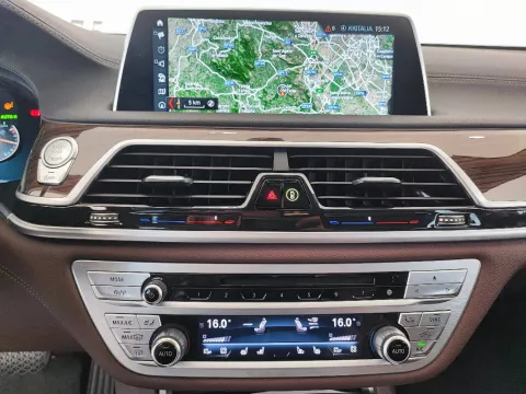 BMW 750i xdrive Eccelsa auto - Immagine 12