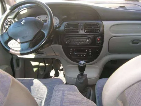Renault Scenic 1.9 dci Privilege RX4 - Immagine 4