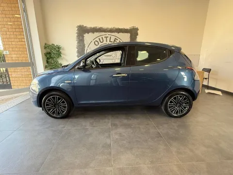 Lancia Ypsilon 1.0 firefly hybrid Gold s&s 70cv - Immagine 3