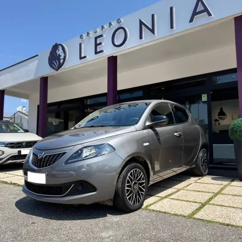 Lancia Ypsilon 1.0 firefly hybrid Gold Plus s&s 70cv - Immagine 3