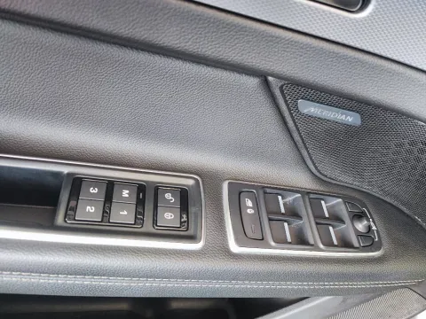Jaguar XF 2.0d R-Sport 180cv auto - Immagine 21