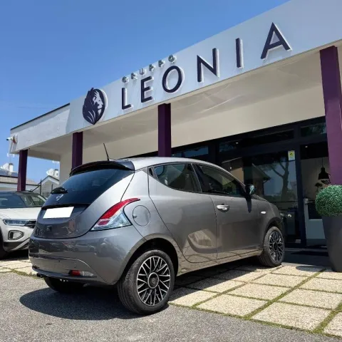 Lancia Ypsilon 1.0 firefly hybrid Gold Plus s&s 70cv - Immagine 6