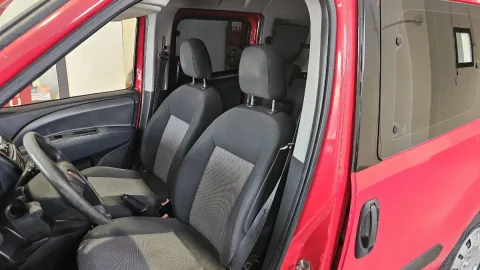 Fiat Doblo 1.4 16v Active - Immagine 9