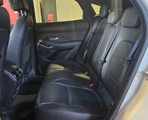Jaguar E-Pace 2.0d i4 R-Dynamic awd 180cv auto - Immagine 11