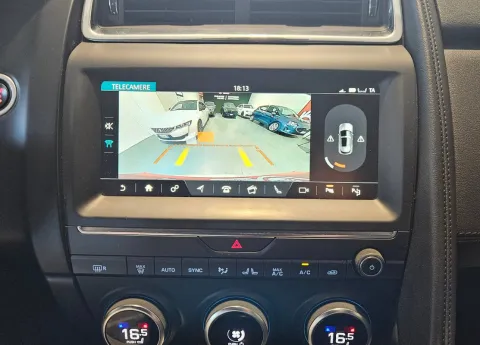 Jaguar E-Pace 2.0d i4 R-Dynamic awd 180cv auto - Immagine 20