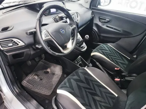Lancia Ypsilon 1.3 mjt Mya s&s 95cv - Immagine 10