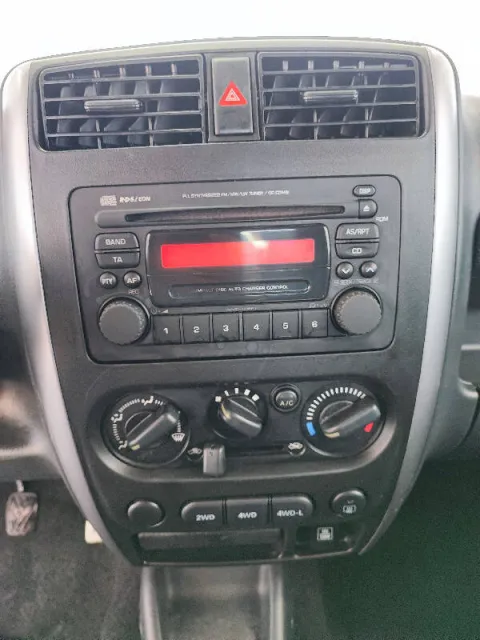 Suzuki Jimny 1.3 vvt Evolution 4wd E6 - Immagine 9