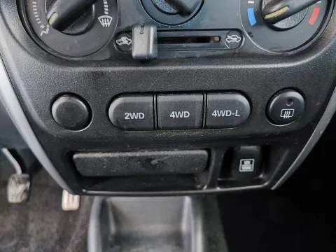 Suzuki Jimny 1.3 vvt Evolution 4wd E6 - Immagine 12