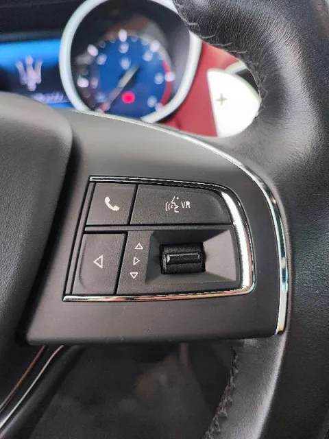 Maserati Ghibli 3.0 V6 ds 275cv auto my16 E6 - Immagine 17
