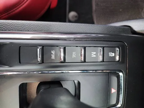 Maserati Ghibli 3.0 V6 ds 275cv auto my16 E6 - Immagine 21