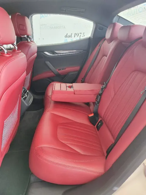 Maserati Ghibli 3.0 V6 ds 275cv auto my16 E6 - Immagine 26