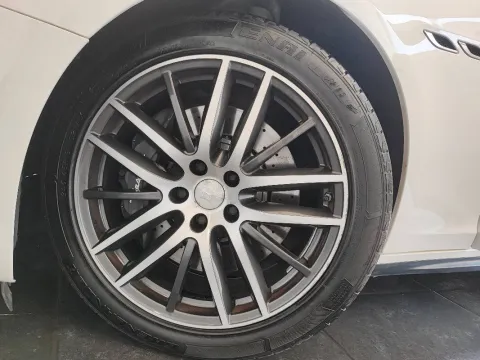 Maserati Ghibli 3.0 V6 ds 275cv auto my16 E6 - Immagine 29