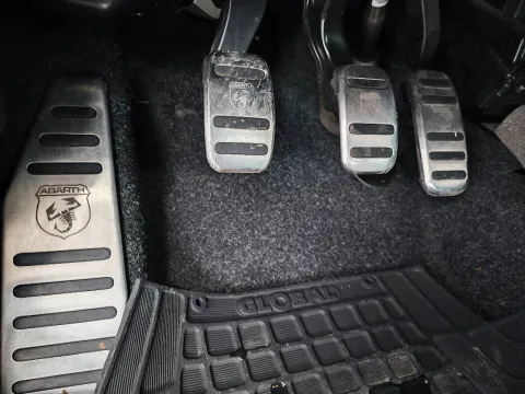 Abarth 595 1.4 t-jet Pista 160cv - Immagine 18