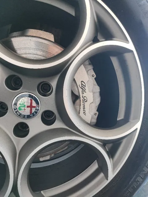 Alfa Romeo Stelvio 2.2 t Executive rwd 180cv auto - Immagine 25