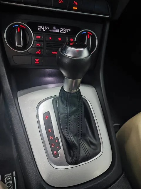 Audi Q3 2.0 tdi Sport 150cv s-tronic - Immagine 17