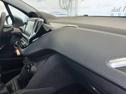 Peugeot 208 5p 1.5 bluehdi Signature s&s 100cv - Immagine 11