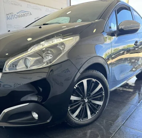 Peugeot 208 5p 1.5 bluehdi Signature s&s 100cv - Immagine 12
