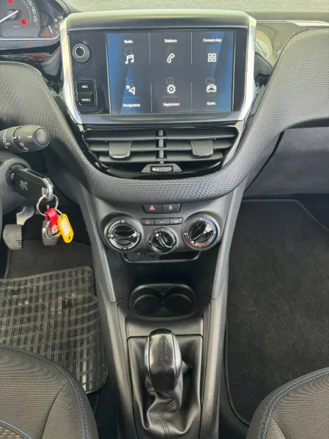 Peugeot 208 5p 1.5 bluehdi Signature s&s 100cv - Immagine 13