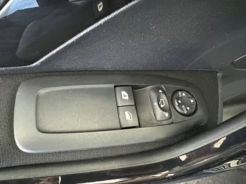 Peugeot 208 5p 1.5 bluehdi Signature s&s 100cv - Immagine 15