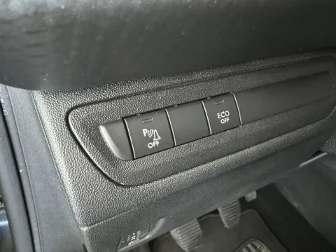 Peugeot 208 5p 1.5 bluehdi Signature s&s 100cv - Immagine 16
