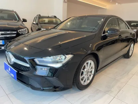 Mercedes CLA Coupe 180 d Business auto - Immagine 1