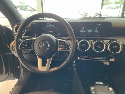 Mercedes CLA Coupe 180 d Business auto - Immagine 11