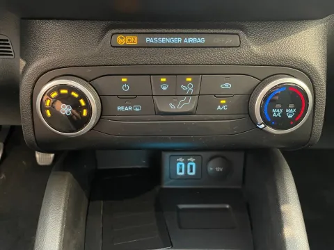Ford Focus SW 1.5 ecoblue Business s&s 95cv my20.75 - Immagine 18
