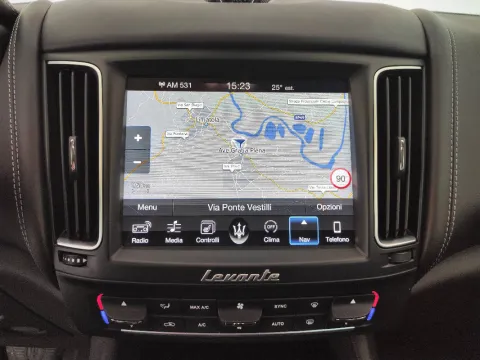 Maserati Levante 3.0 V6 275cv auto - Immagine 13
