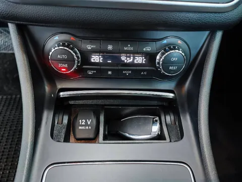 Mercedes GLA 200 d Sport auto - Immagine 19