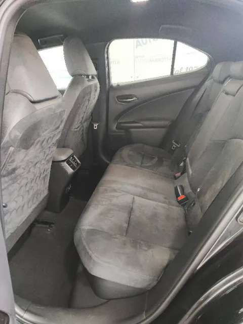 Lexus UX 250h 2.0 Premium 2wd cvt - Immagine 18