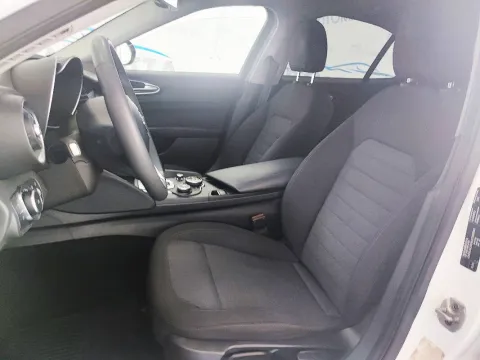 Alfa Romeo Giulia 2.2 t Super 150cv auto - Immagine 12