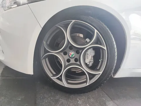 Alfa Romeo Giulia 2.2 t Super 150cv auto - Immagine 21