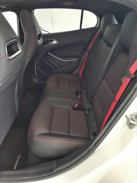 Mercedes GLA 45 AMG 4matic 360cv auto - Immagine 17