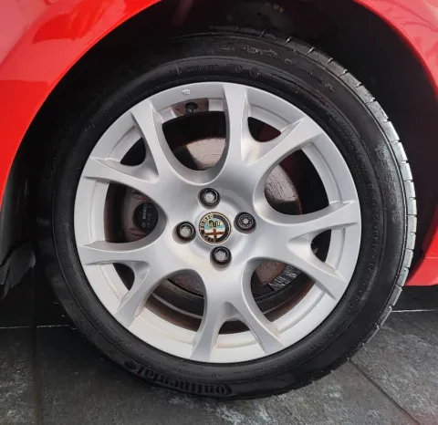 Alfa Romeo MiTo 1.3 jtdm-2 Distinctive sport pack s&s 95cv - Immagine 18