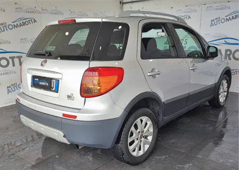 Fiat Sedici 2.0 mjt Emotion 4x4 135cv - Immagine 5
