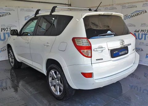 Toyota RAV4 Crossover 2.2 d-4d Executive 150cv auto - Immagine 7