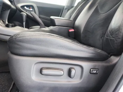 Toyota RAV4 Crossover 2.2 d-4d Executive 150cv auto - Immagine 21